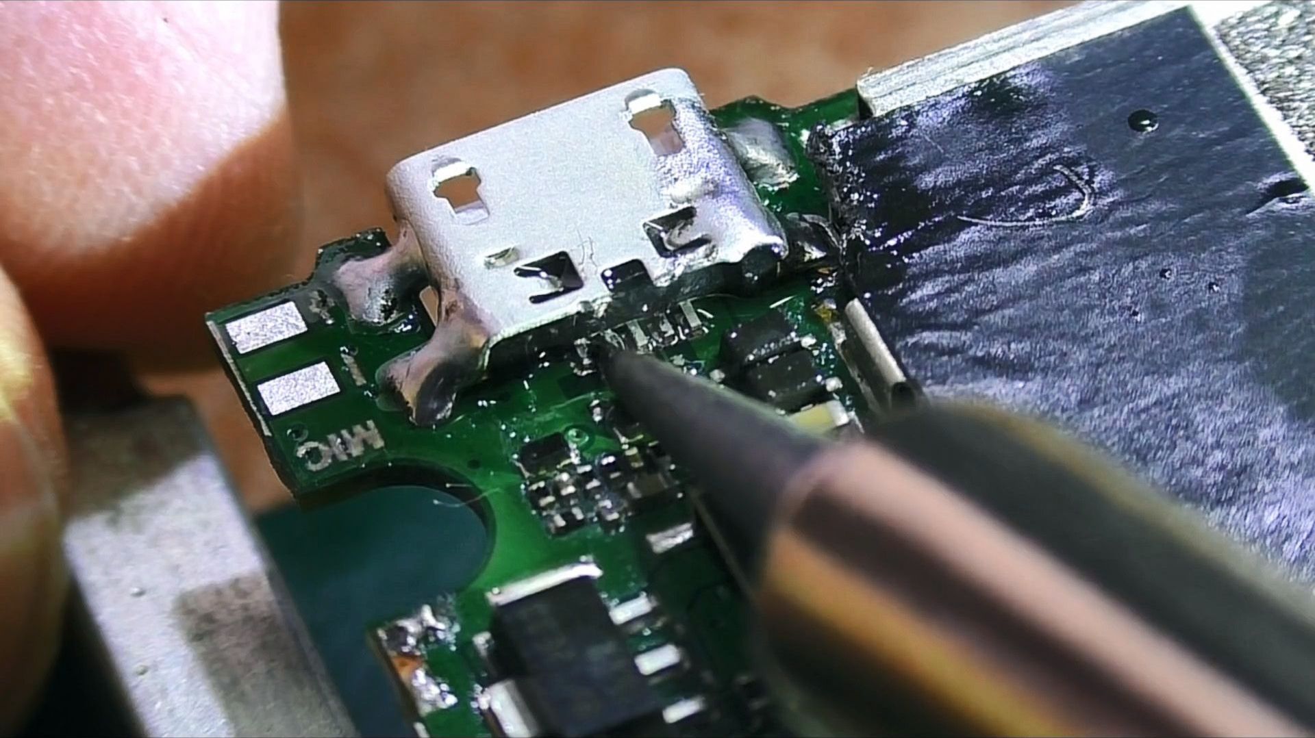 Разъём зарядки